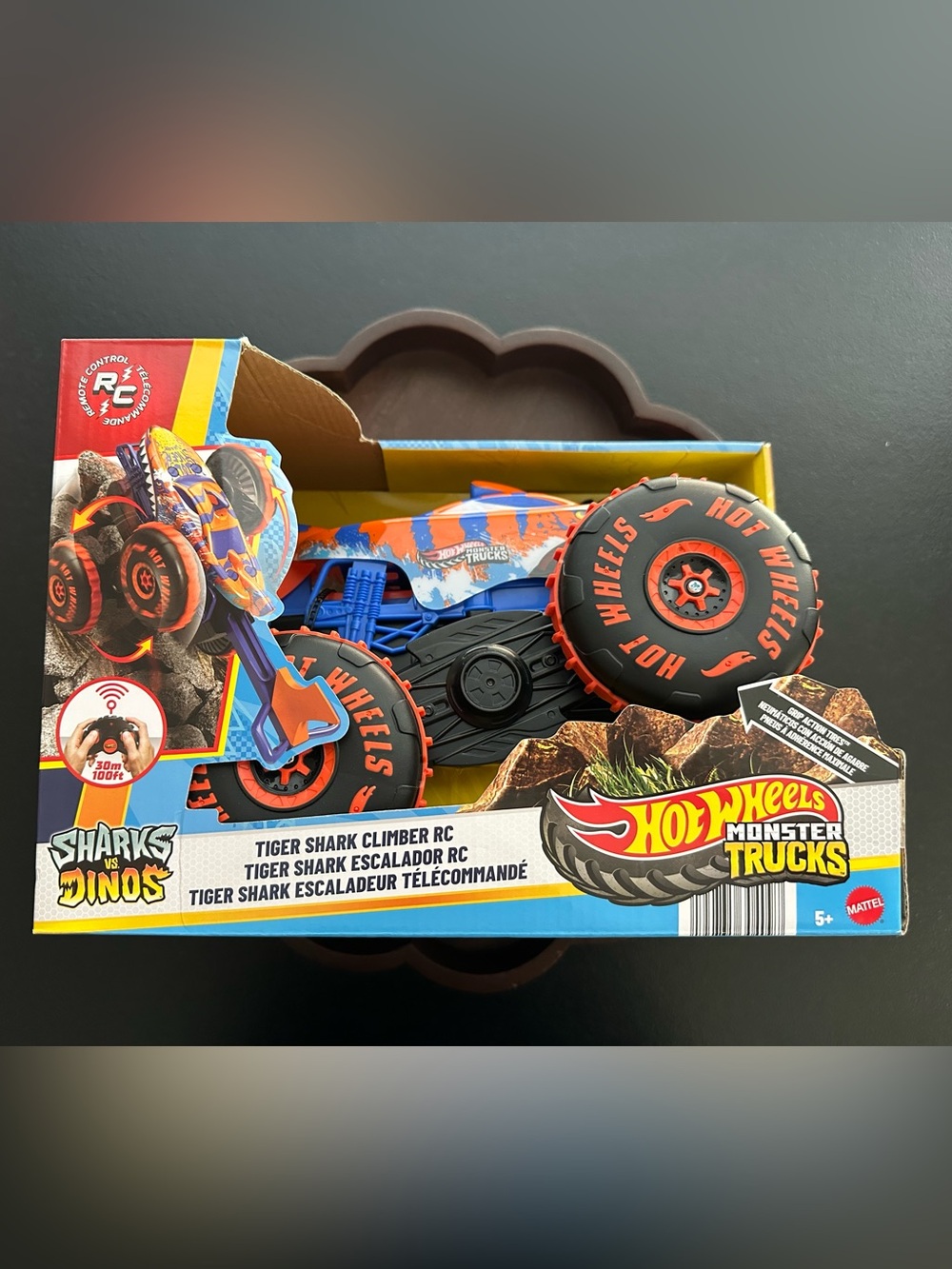 Hot Wheels Monster Trucks ~ Shark VS Dino Tiger Shark Climber RC